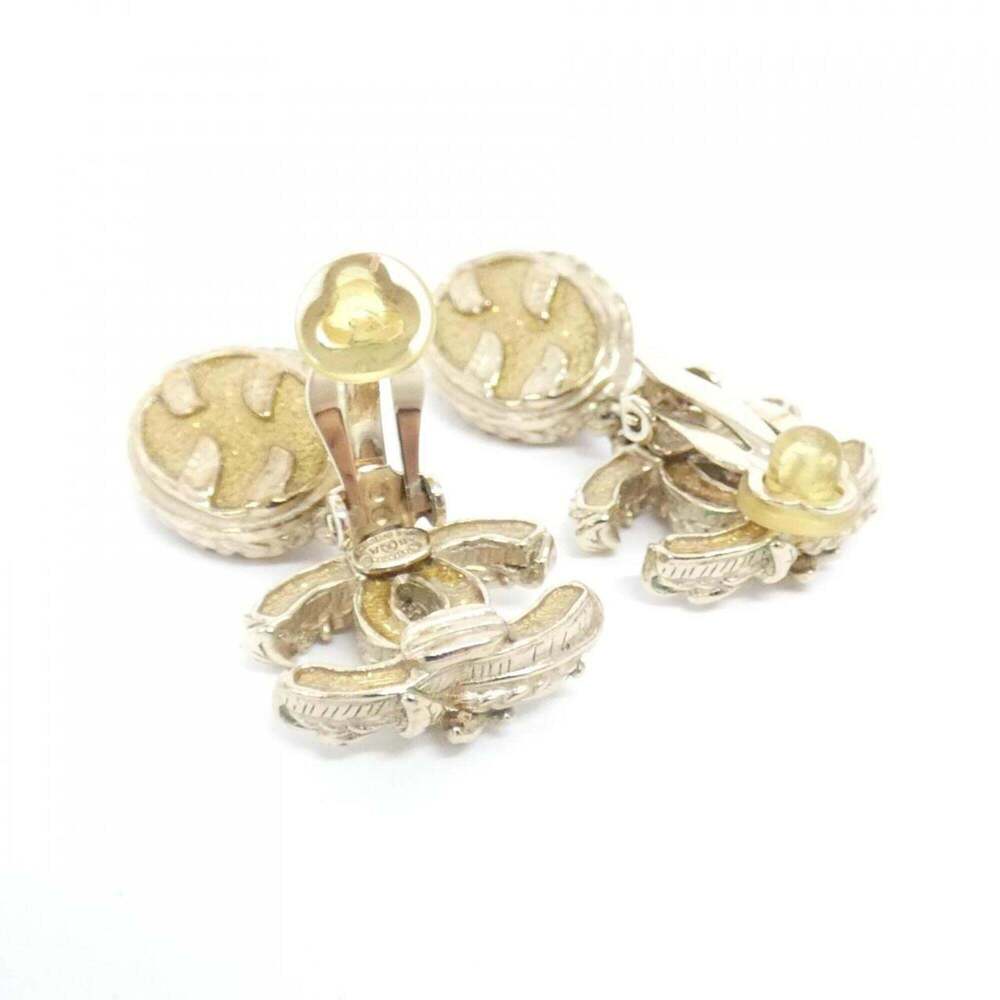 CHANEL Gold Earrings - Picture 5 of 5